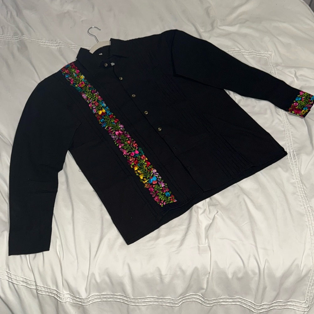 Large Hand Made Long Sleeve embroidery Mexican guayabera Shirt.